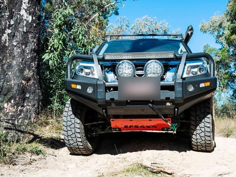 EFS Adventure Stockman bullbar with driving lights on a Nissan Navara